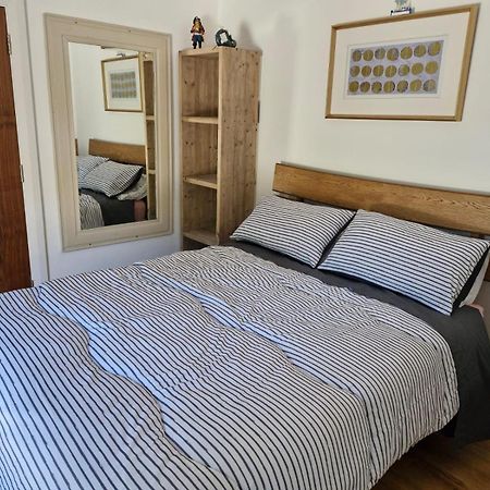The Boathouse Apartment Cork Bagian luar foto