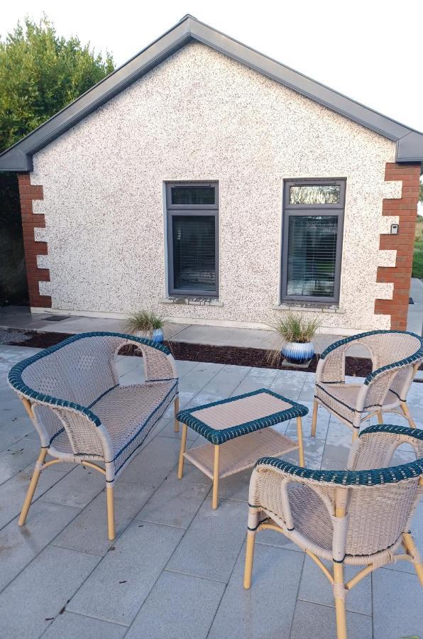 The Boathouse Apartment Cork Bagian luar foto