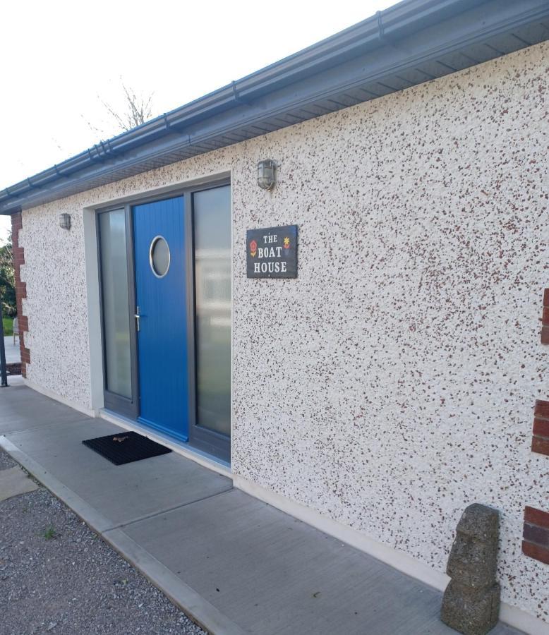 The Boathouse Apartment Cork Bagian luar foto
